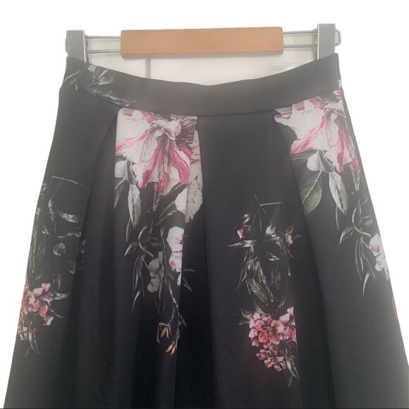 Boohoo NWT Black Floral Box Pleat Midi Skirt - Picture 2 of 7